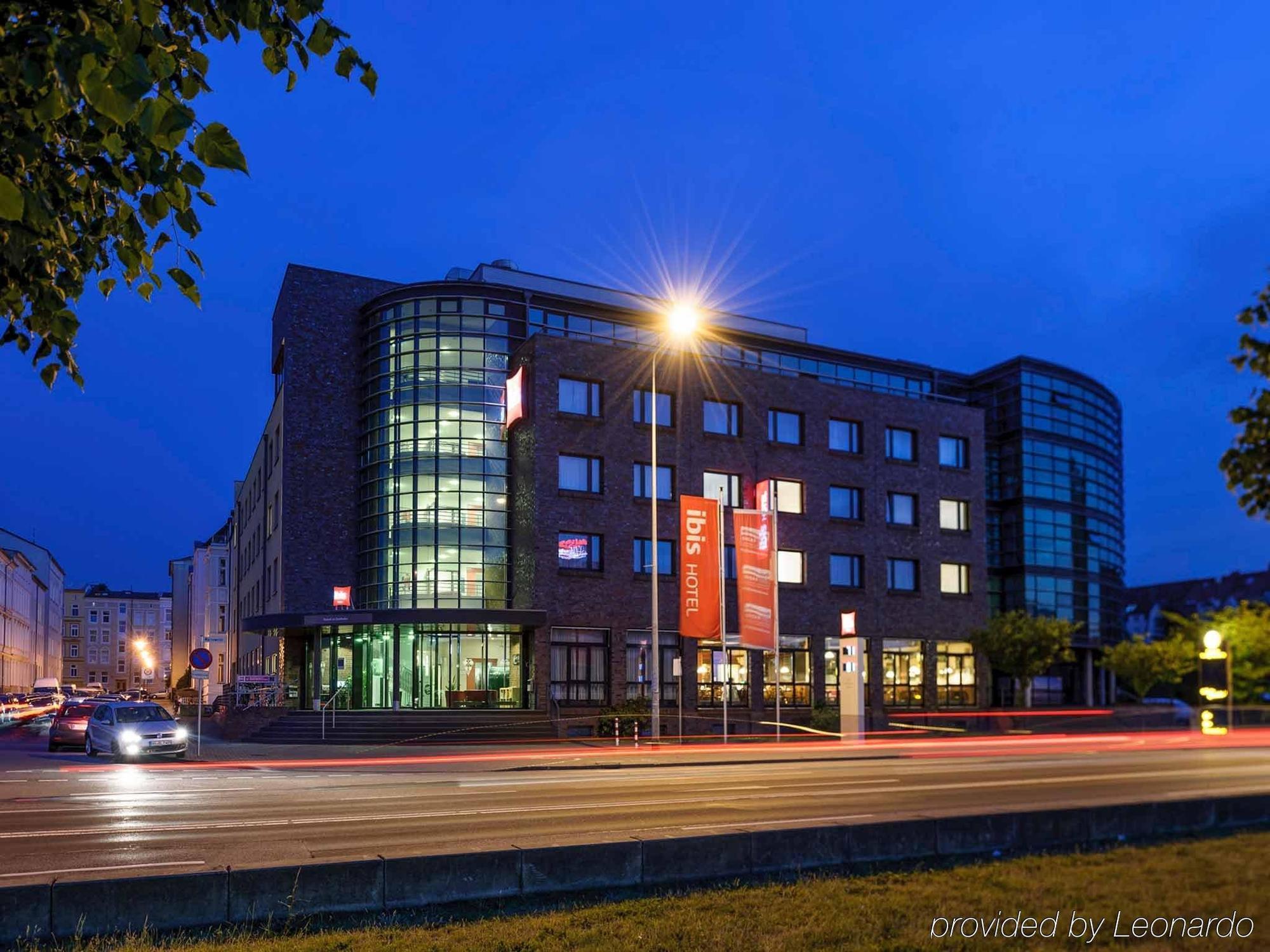 Ibis Rostock Am Stadthafen Hotel Exterior photo