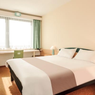 Ibis Rostock Am Stadthafen Exterior photo