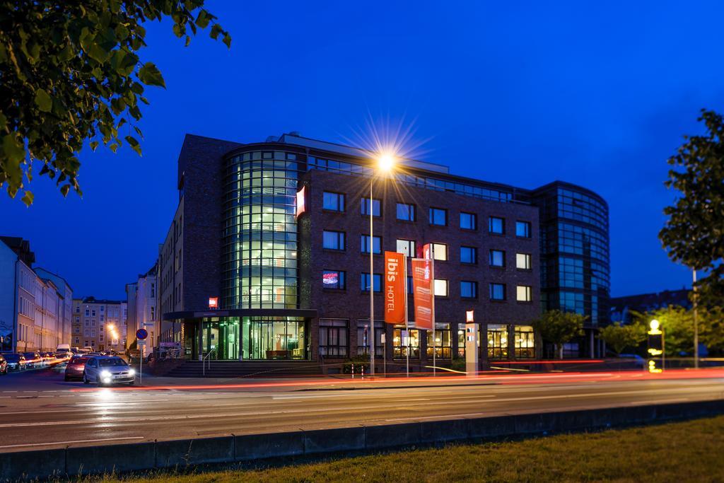 Ibis Rostock Am Stadthafen Hotel Exterior photo